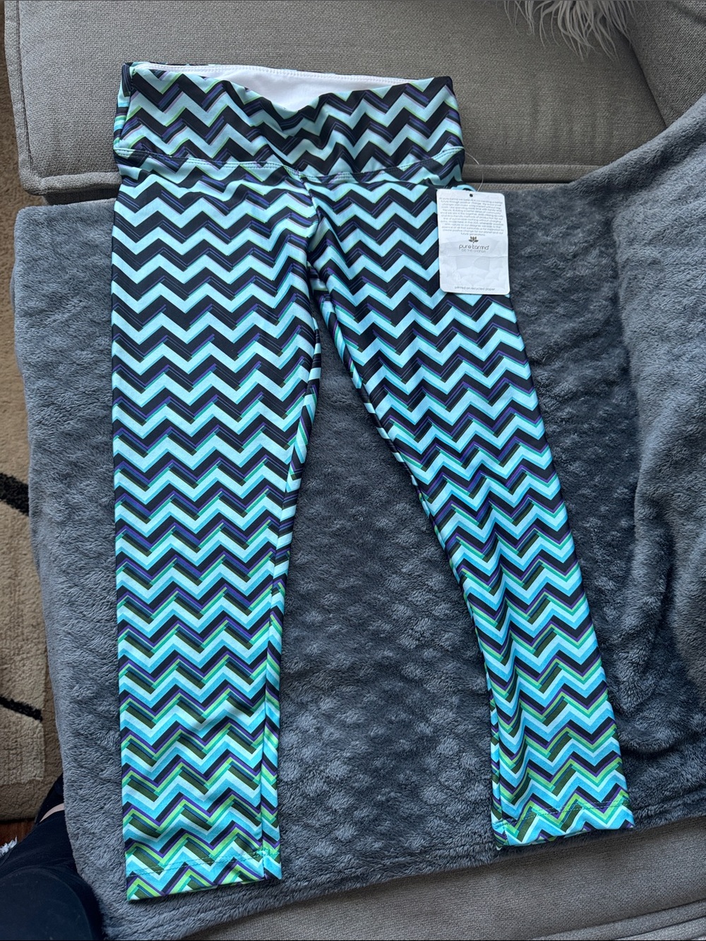 Chevron Print Leggings in Aqua & Black